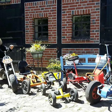 Ferienwohnung-rosenrot-auf-dem-ferien-bauernhof-nilson-in-inselmitte Apartament Bisdorf