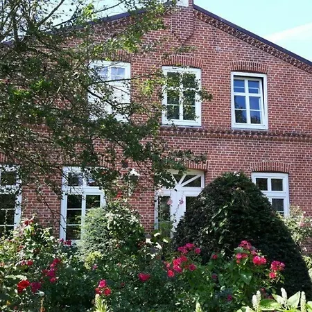Ferienwohnung-rosenrot-auf-dem-ferien-bauernhof-nilson-in-inselmitte * Bisdorf